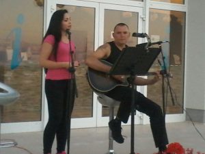 image-556aa23bb725752eaee0777d6684e829d88019c10e0754c24fcd6b1d3b642b74-V